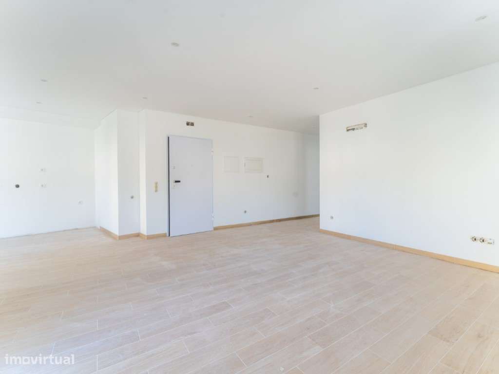 Apartamento T2 junto ao mercado- 200 mts da praia - Grande imagem: 4/59