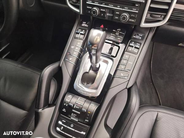 Porsche Cayenne Diesel Tiptronic S - 8