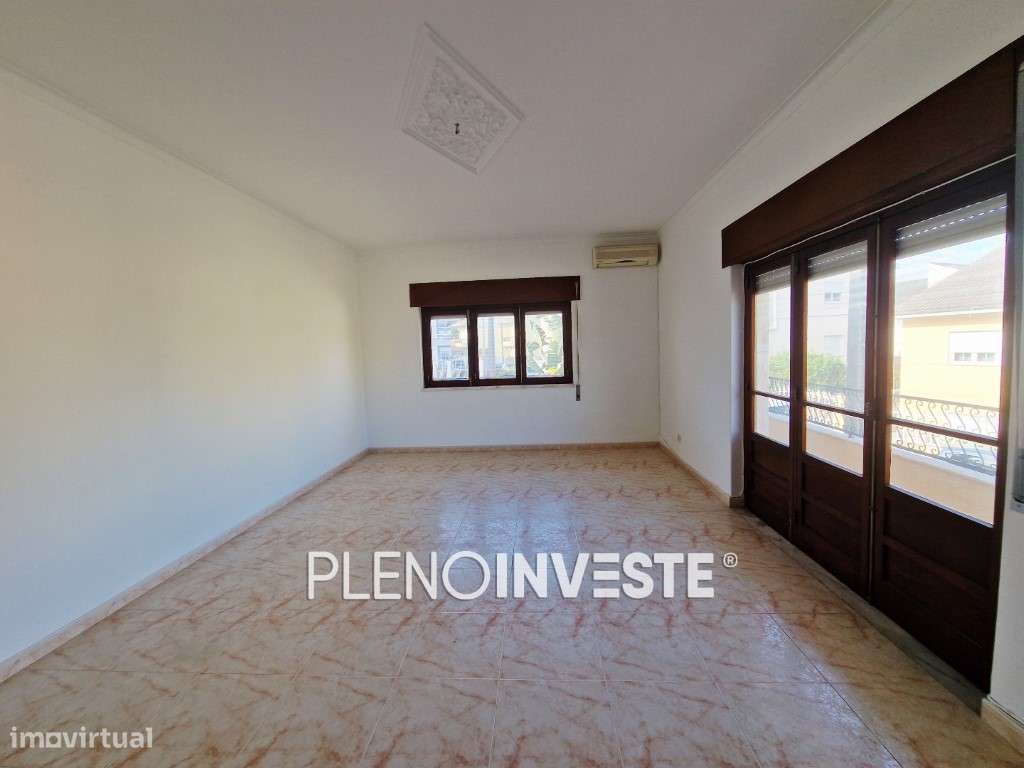 Moradia V3 com Garagem em Vale Milhaços-7