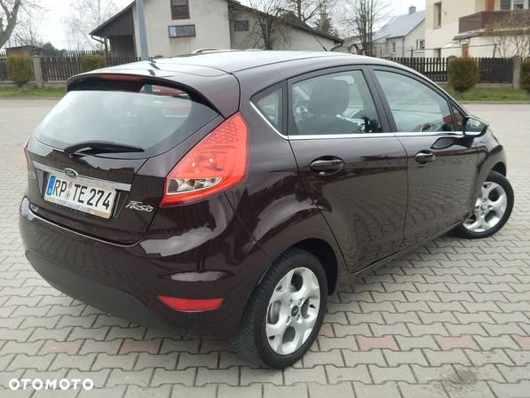 Ford Fiesta - 34