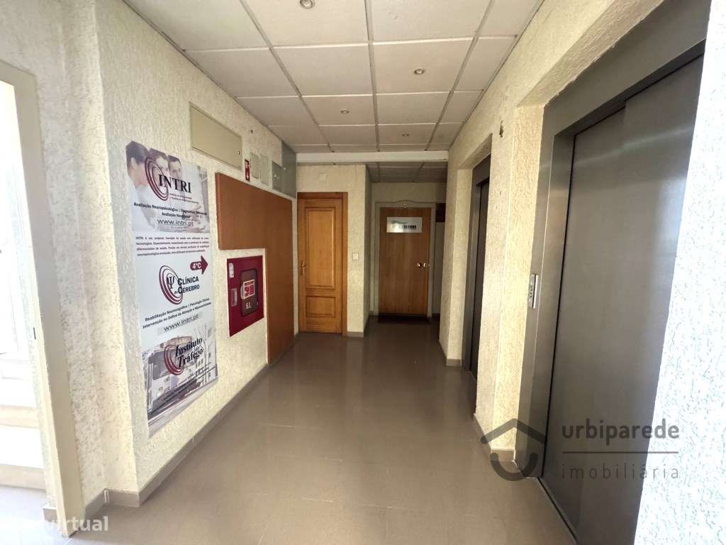 Escritório no Moinho das Antas totalmente remodelado-15