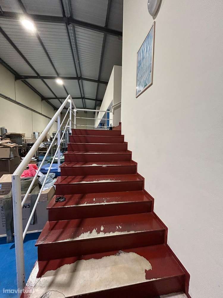 Armazém 458m2 Ermesinde-13