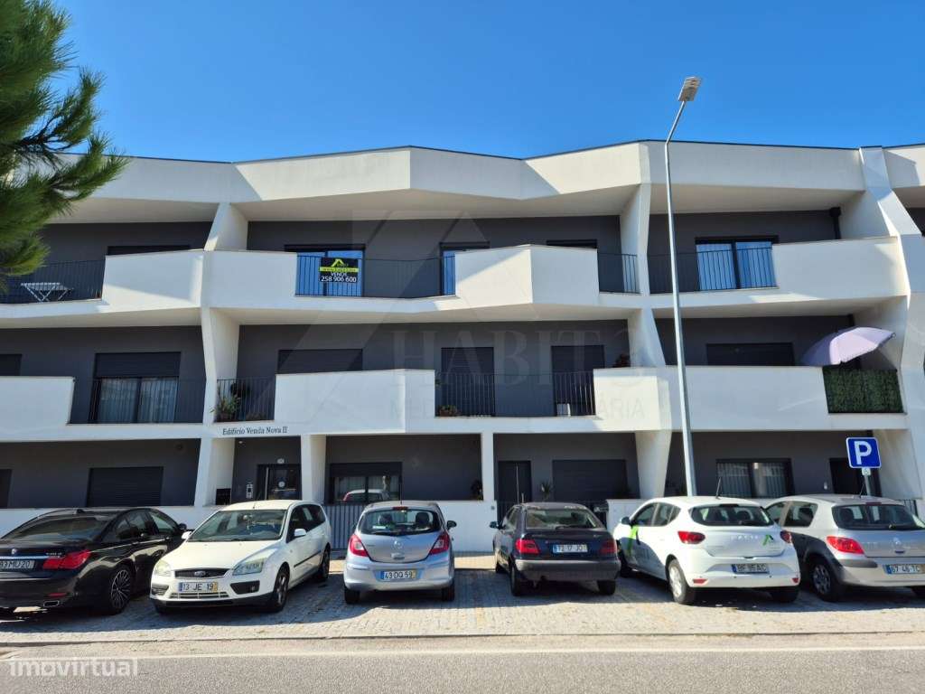 Apartamento T2 com Elevador-0