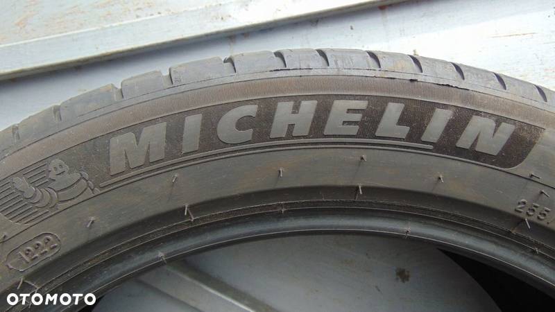 OPONA MICHELIN PILOT SPORT EV 255/45/20 5.8 MM - 3