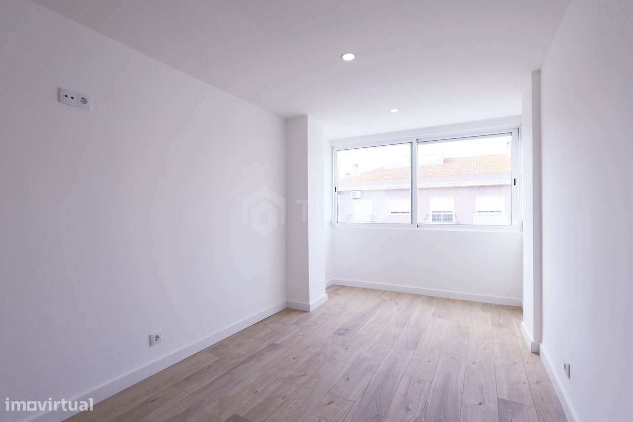 T3 Totalmente remodelado em Alverca – Pronto a habitar | Excelente loc-3