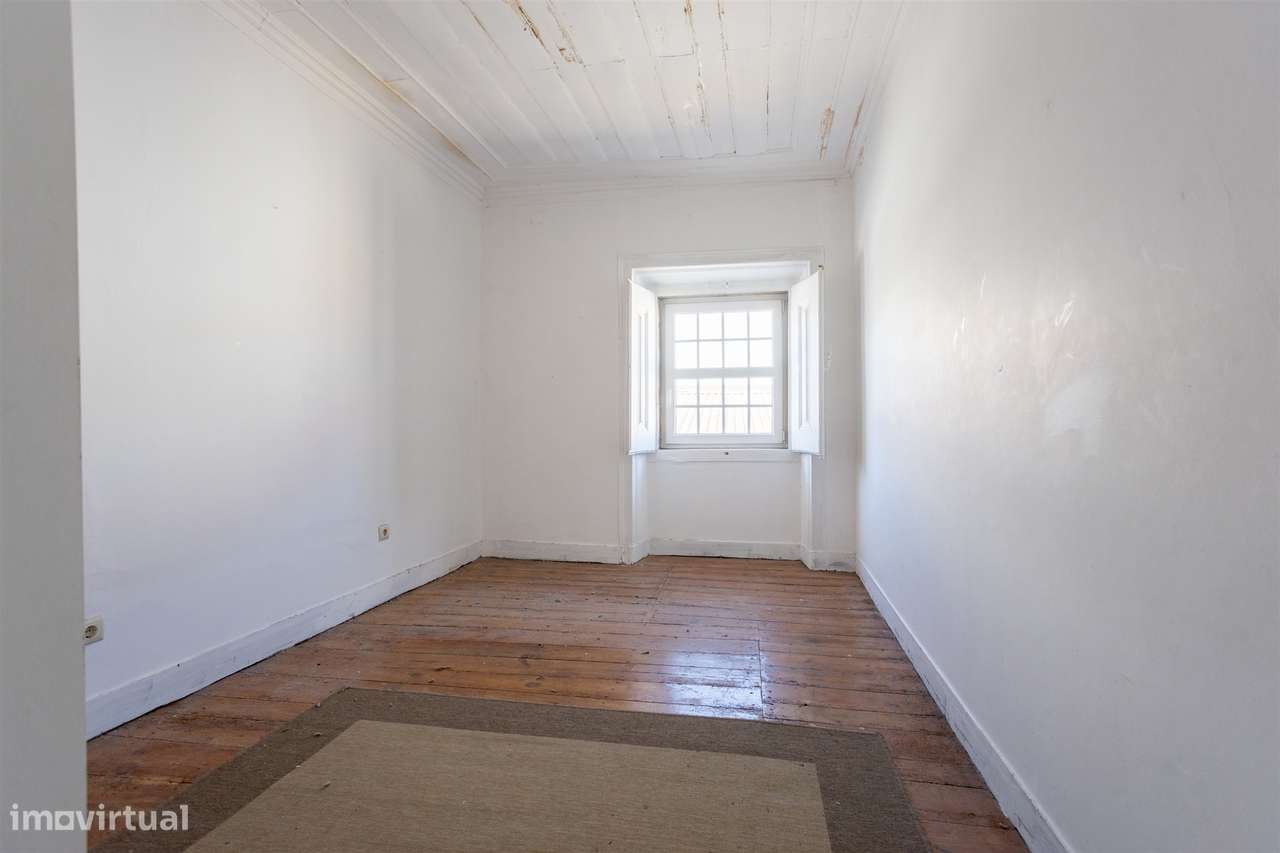 Moradia histórica T6 com piscina e anexo – centro de Salvaterra de Mag-8