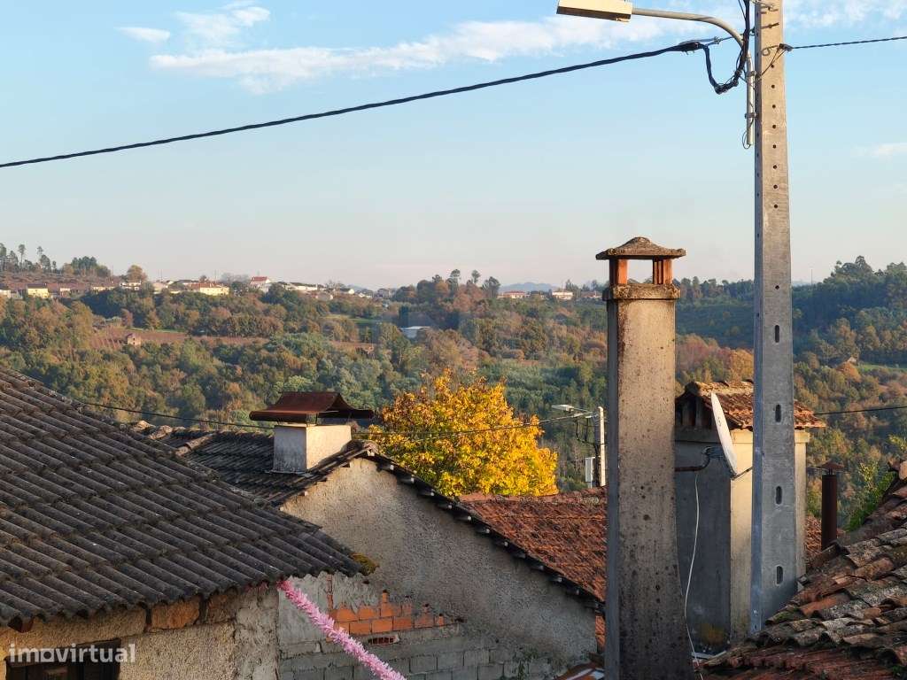 Oportunidade absolutamente imperdível - Moradia com parte renovada ...-46