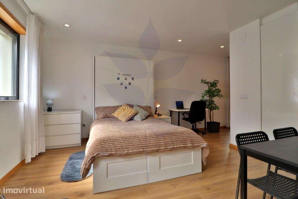 Apartamento T0 com terraço – mobilado e equipado | Braga-19