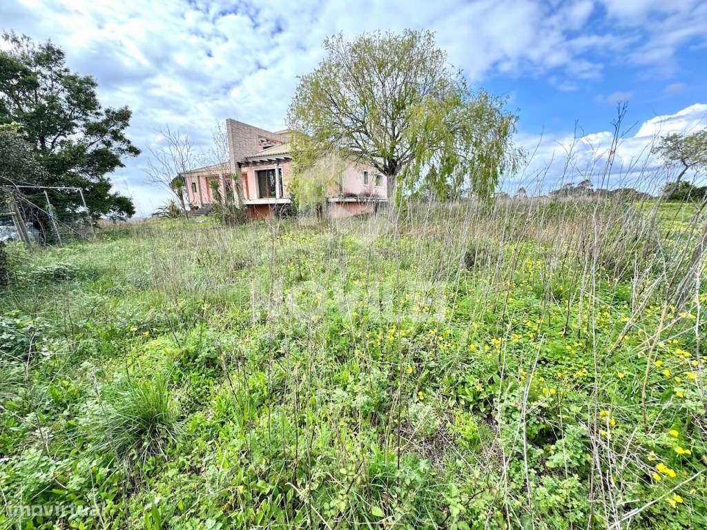 Moradia isolada T3 de cave e rés do chão próxima da Nazaré. - Grande imagem: 4/30