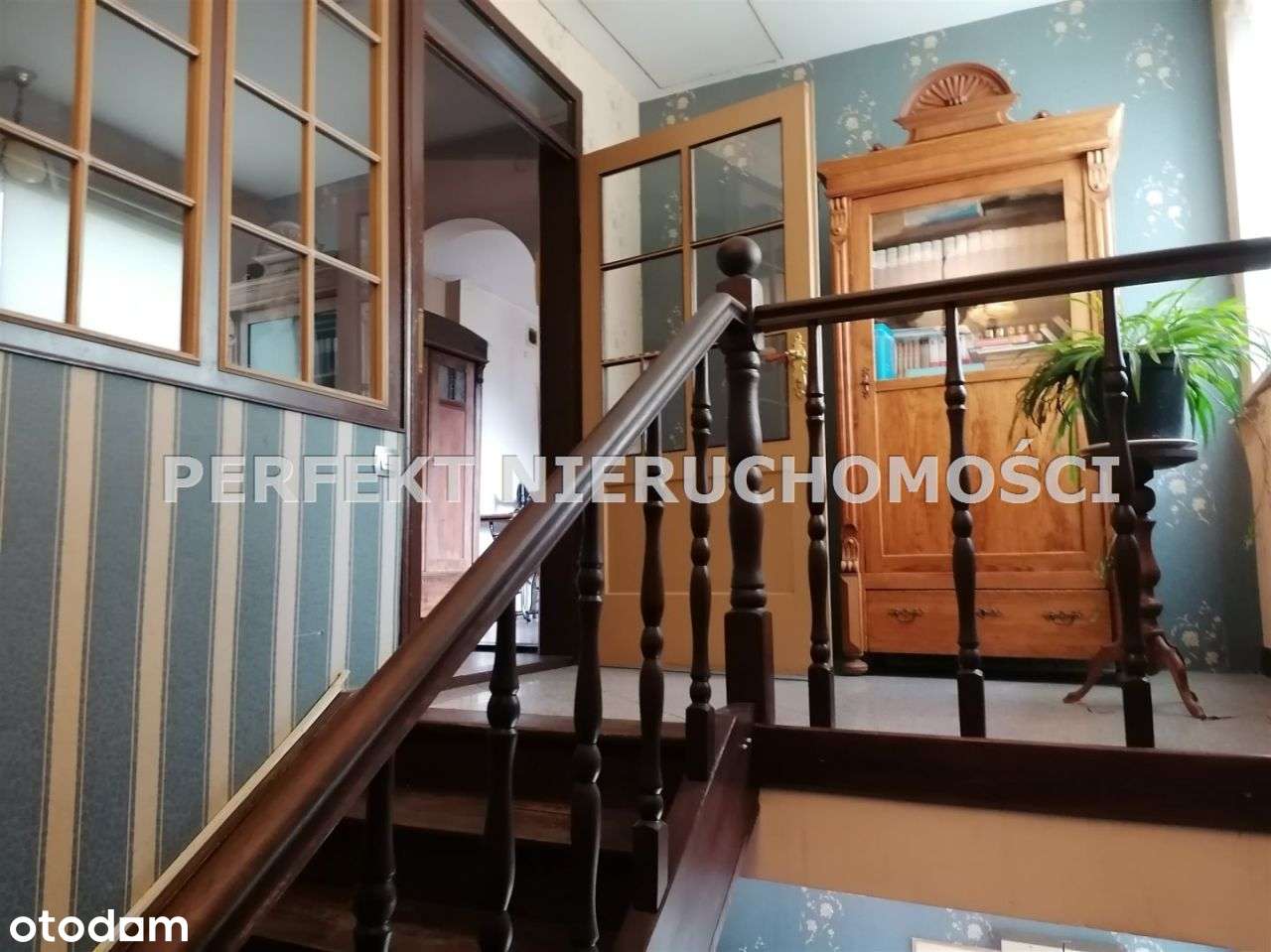 Dom mieszkalno-usługowy , 2 mieszkania !!-19