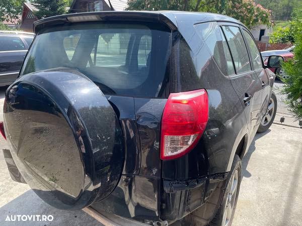 Dezmembram Toyota Rav 4 2008 2.2d 4*4 - 4