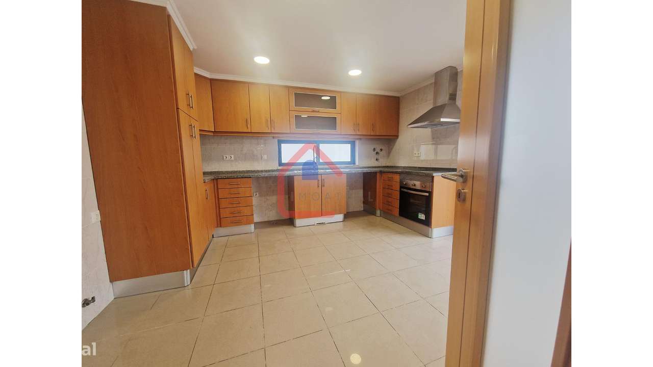 Moradia Isolada em Almada-8