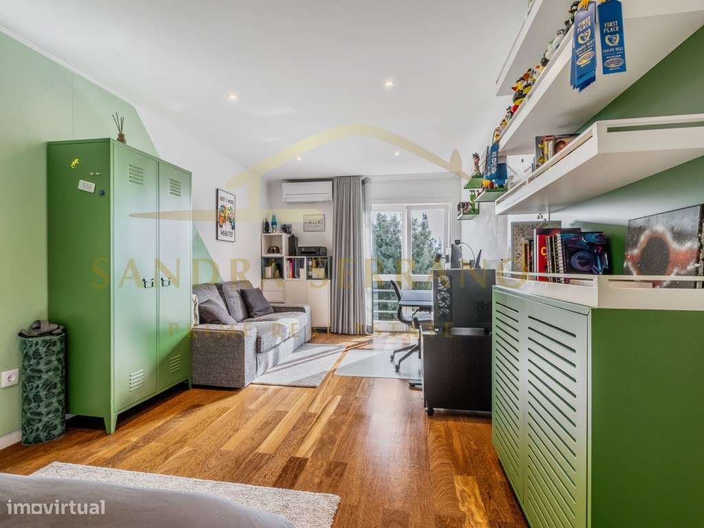 Duplex T6 com 400m2 de área na Quinta da Beloura, box independente-24