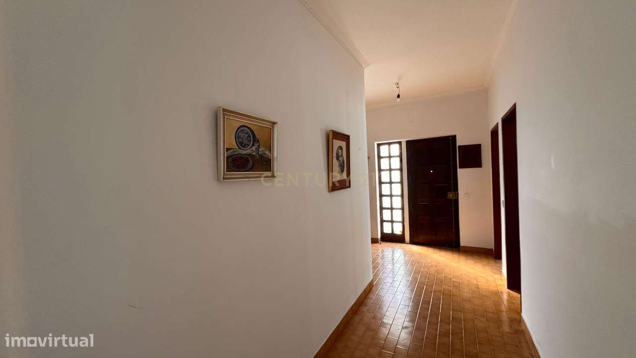 Moradia T5 com Terreno Generoso  - Mafra-19