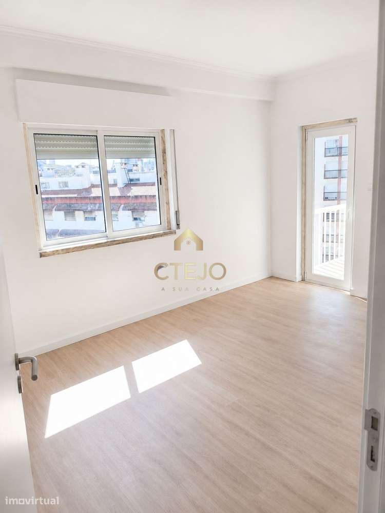 Apartamento T3 totalmente remodelado-13