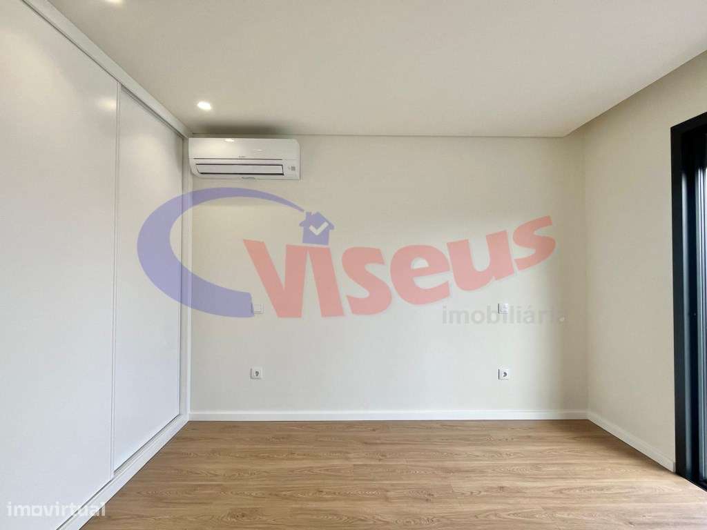 Apartamento T3 Penthouse Coimbrões-17