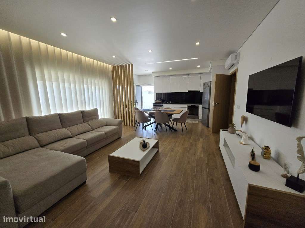 Moradia térrea T3 com garagem perto de Coruche-7