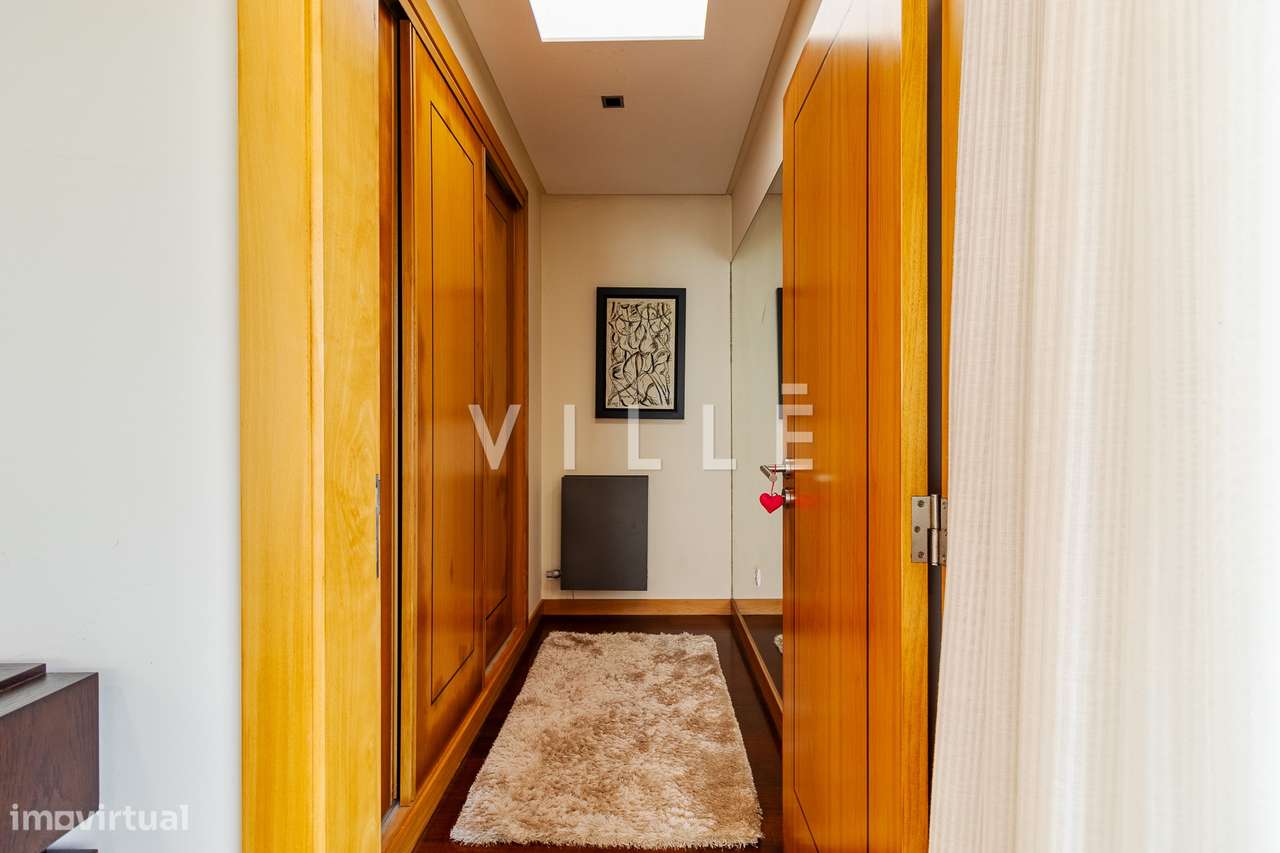 Moradia T4 com piscina aquecida e garagem dupla-31