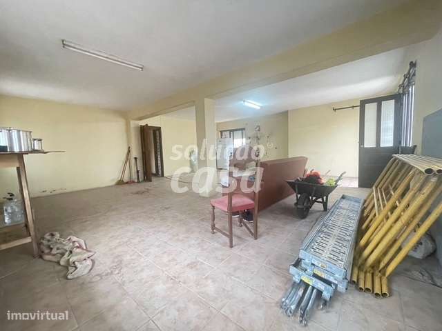 Moradia Isolada T4 para REMODELAR, com 2860m2 de Terreno!-29