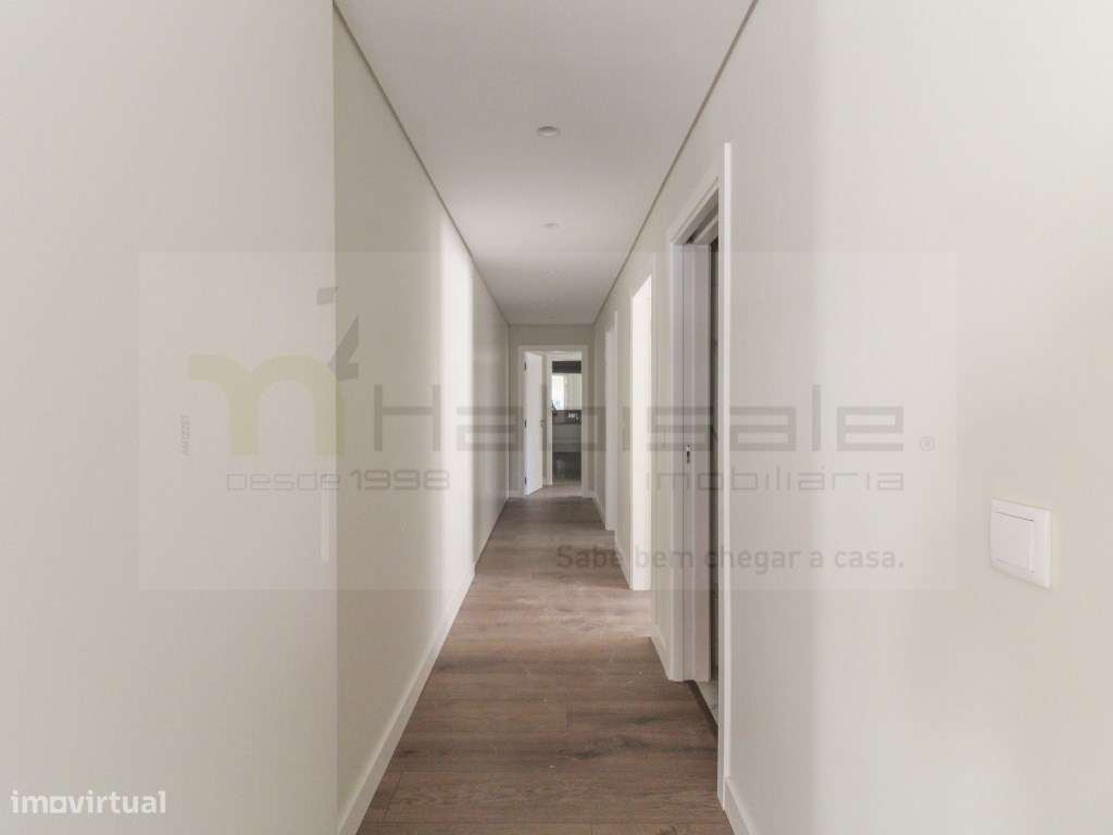 T3 + 1 com terraço, nas Colinas do Cruzeiro!-15