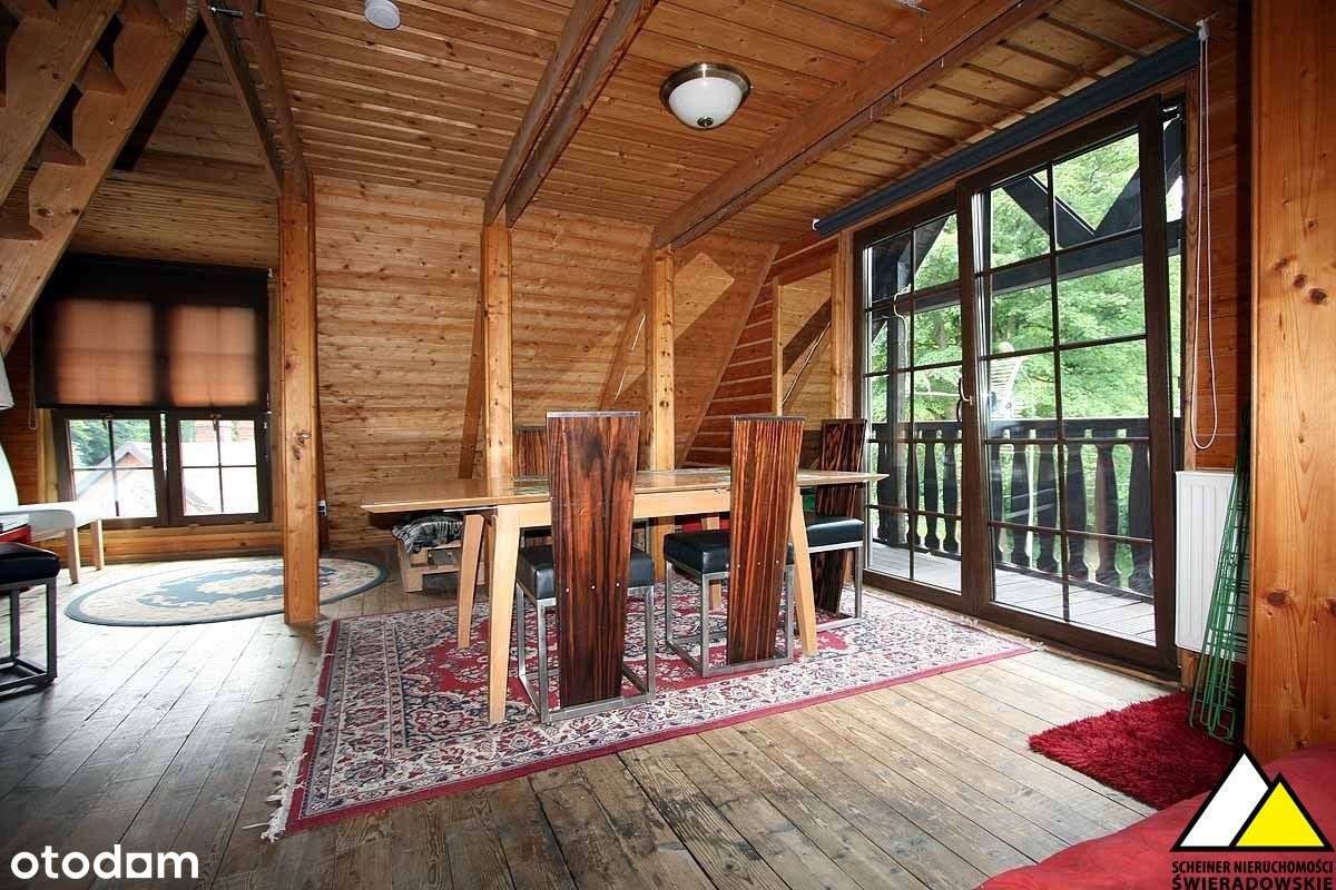 Dom z pokojami do wynajęcia i sklepem.-17