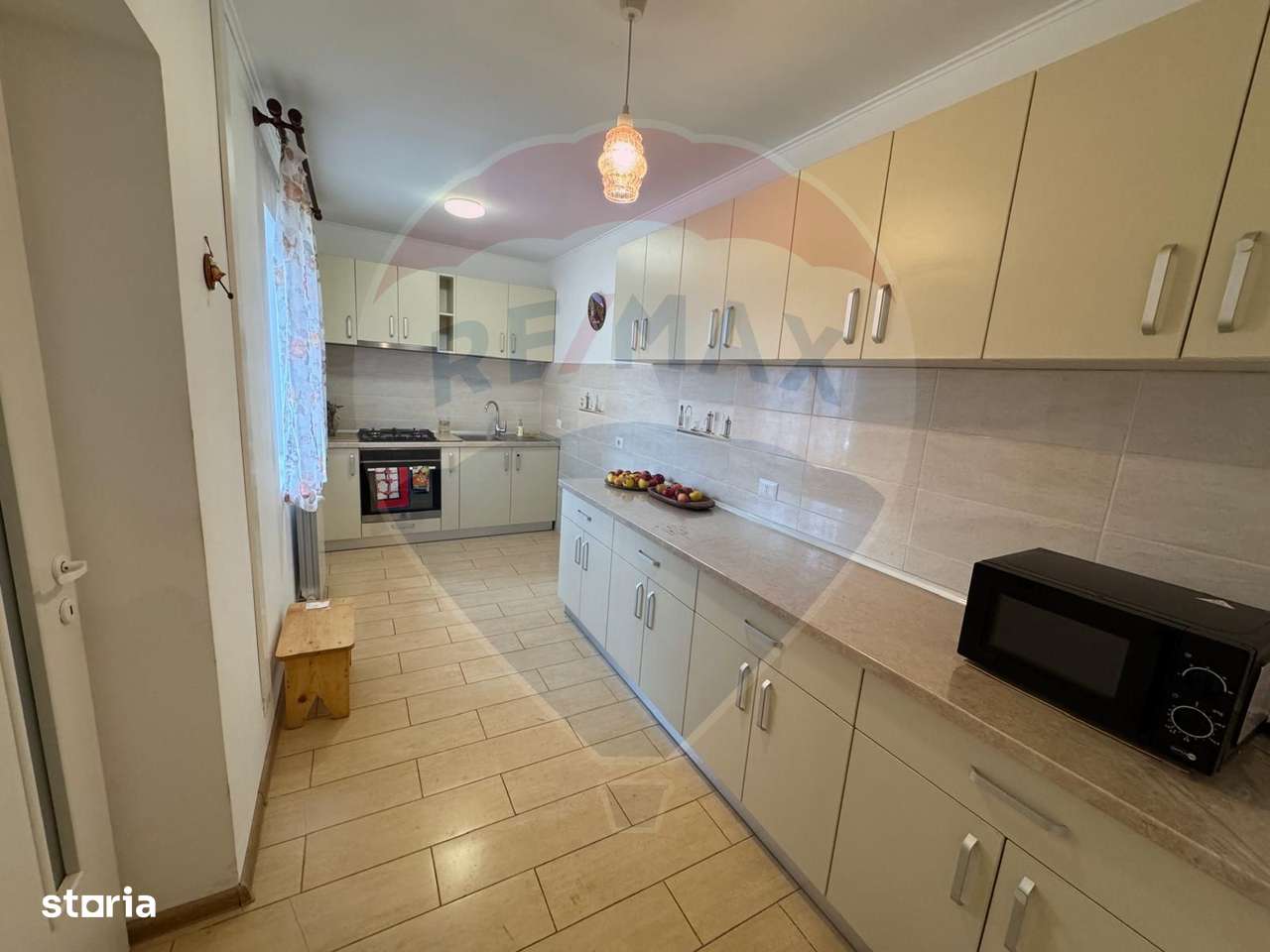 Casă / Vilă cu 6 camere de vânzare în zona Darmanesti-4