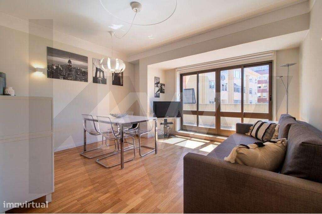 Apartamento T2, totalmente mobilado, com terraço e lugar de garagem / - Grande imagem: 5/22