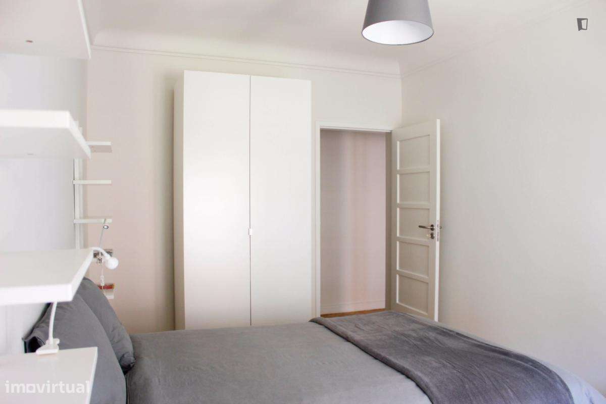Quarto - localizado em Roma-Areeiro Lisbon - Grande imagem: 2/10