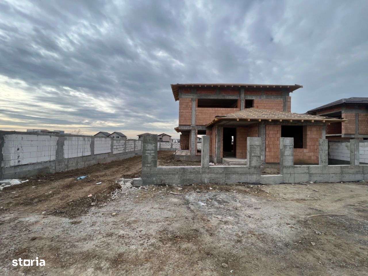 Casa la rosu zona Ford - Imagine principală: 1/20