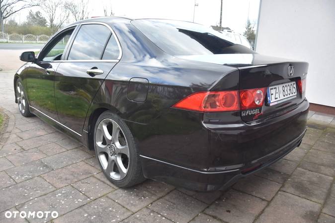 Honda Accord 2.0 Sport - 17