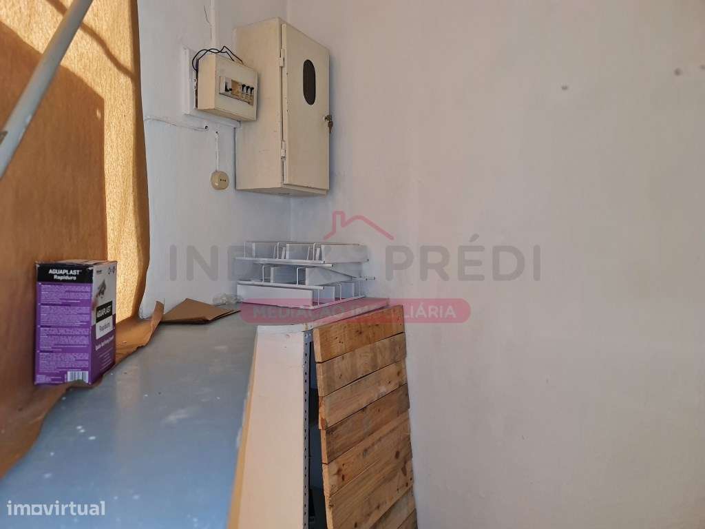 Loja Centro Comercial - F. Foz (disponível em Maio) - Grande imagem: 3/5