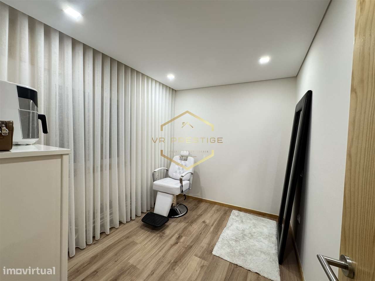 T3 Remodelado junto à Praça do Almada – Terraço Exclusivo de 30 m²-5