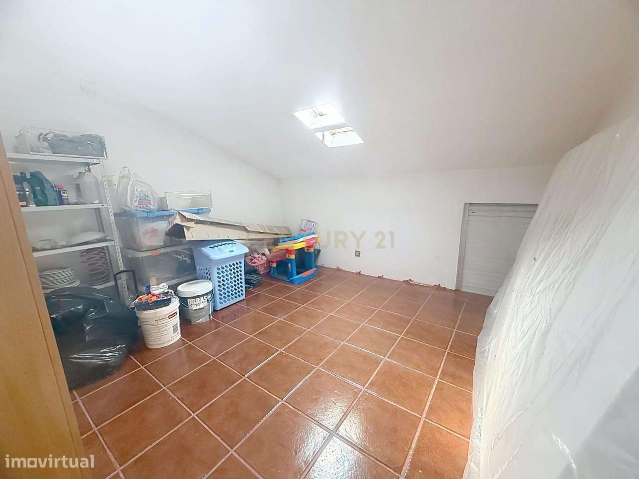 Apartamento T2 em em Paio Pires com excelentes áreas, perto de todas a-14