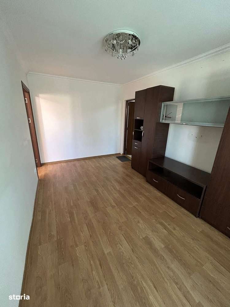 De vanzare 2 camere cu balcon, etaj intermediar, 53.500 euro - Imagine principală: 4/7