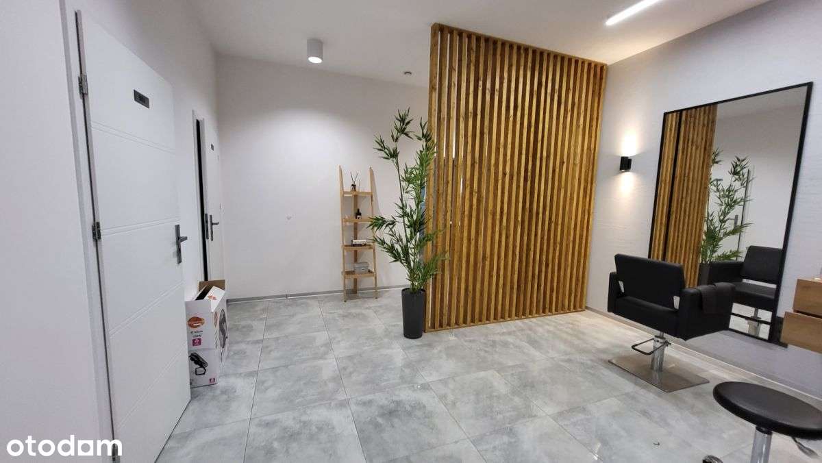 6-GO Sierpnia przy żeromskiego  Zakład fryzjerski.-6