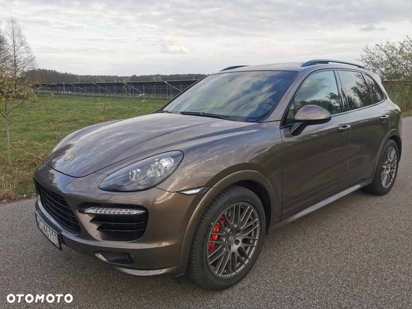 Porsche Cayenne GTS - 11