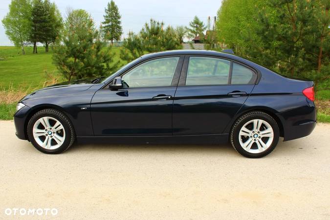 BMW Seria 3 320d Sport Line - 5