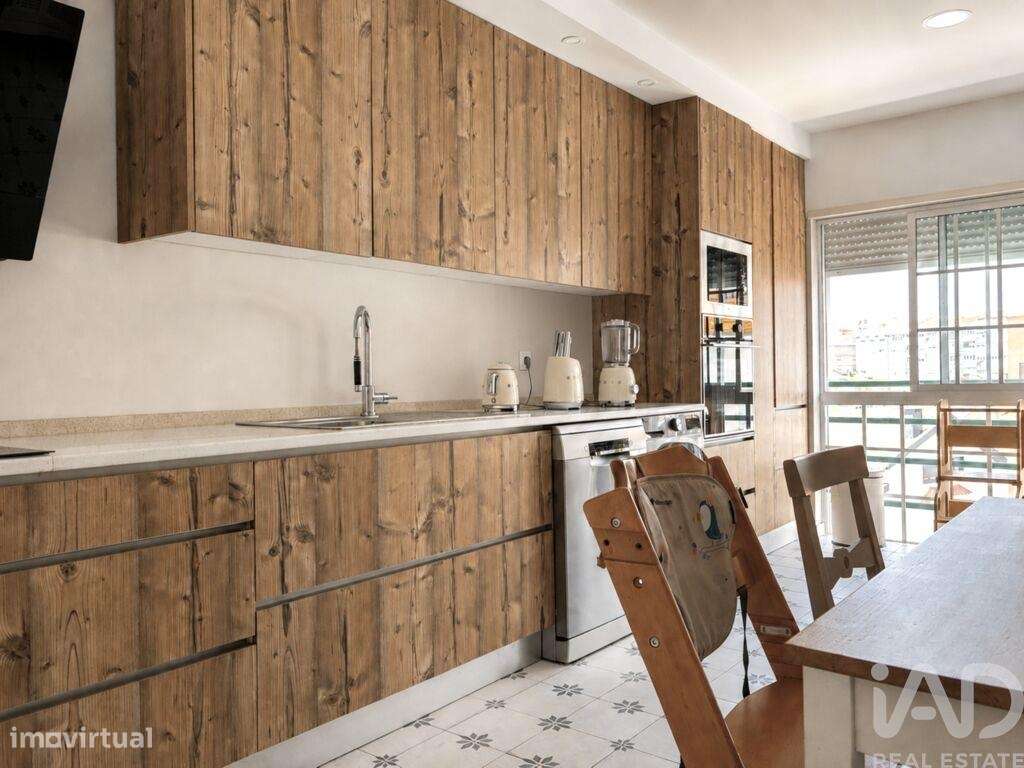 Apartamento T4 em Amora de 122 m2-7