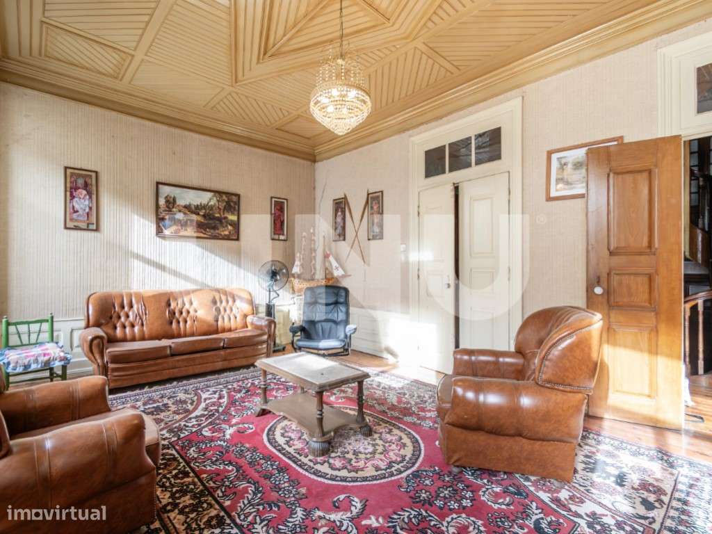 Prédio com Dois Edifícios Independentes no Tortosendo - Elevado Pot...-8