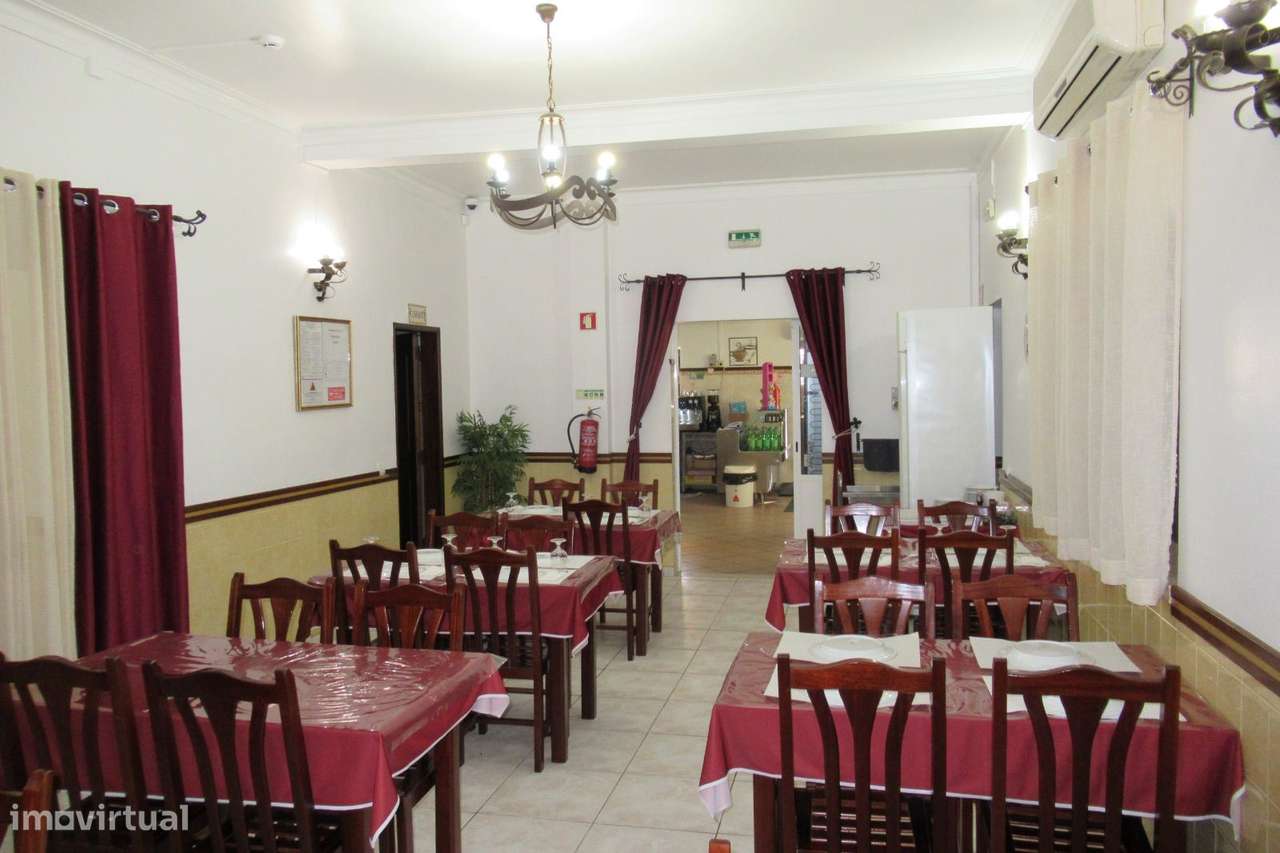 MORADIA ISOLADA COM COMÉRCIO E MORADIA DE R/C.-16