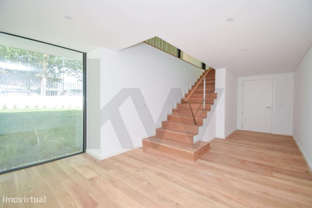 Moradia Contemporânea T5 no Oeiras Golf & Residence-5