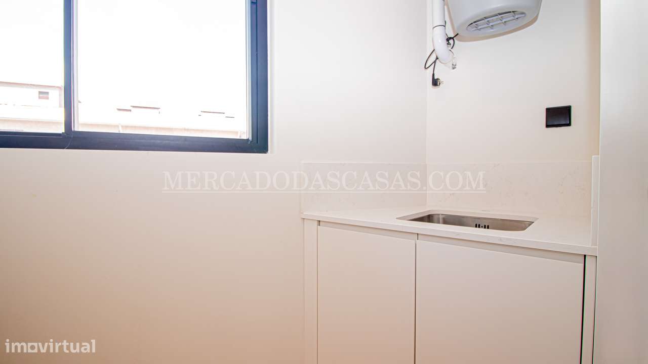 Apartamento T3, último andar, grandes áreas-6