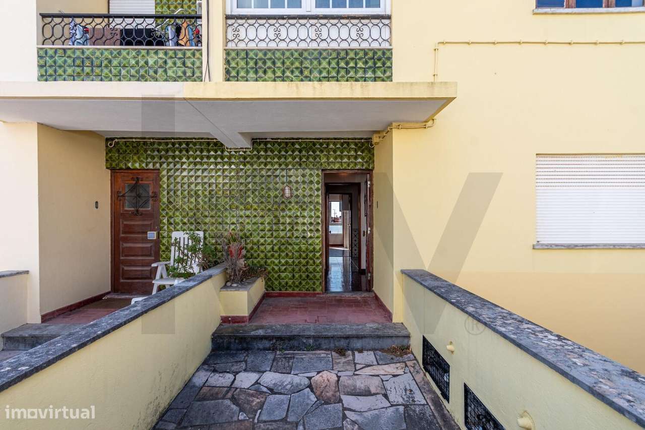 APARTAMENTO T2 p/ REMODELAÇÃO - MADORNA - São Domingos de Rana-0