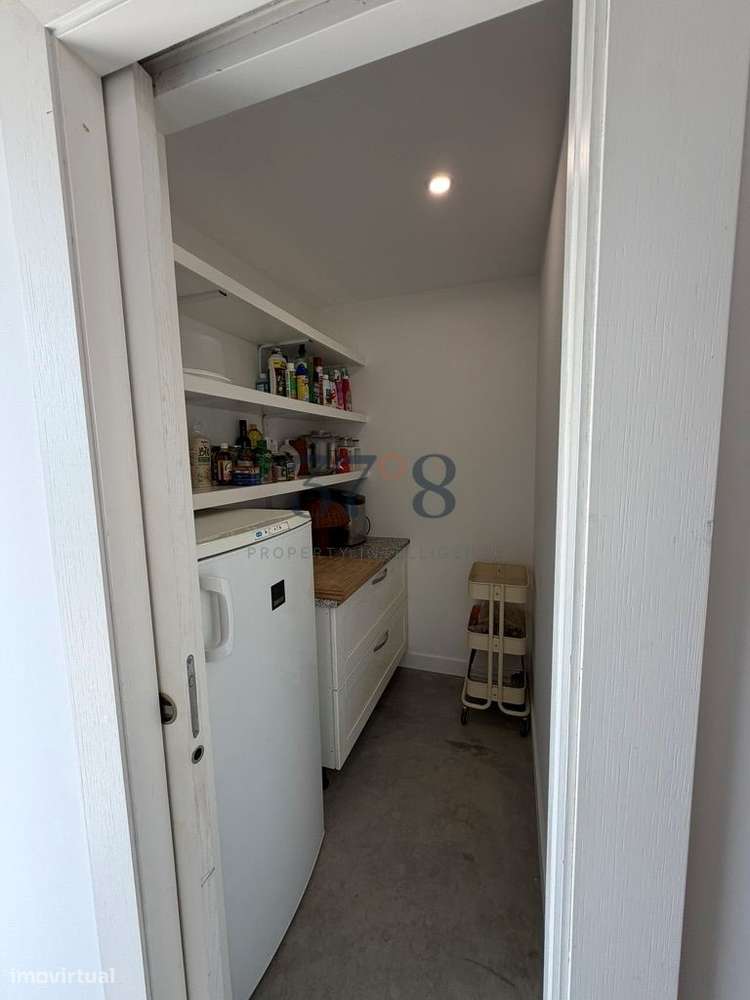 Uma vivenda de 4 quartos com piscina, num terreno de 2 hectares a 10 m-41