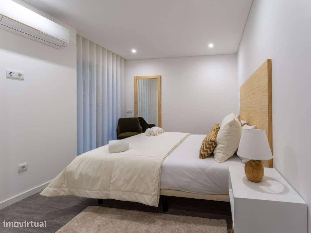 Apartamento com vista mar, piscina e estacionamento na Nazaré-11