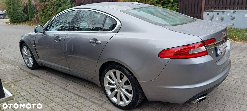 Jaguar XF 3.0 V6 D Luxury - 4