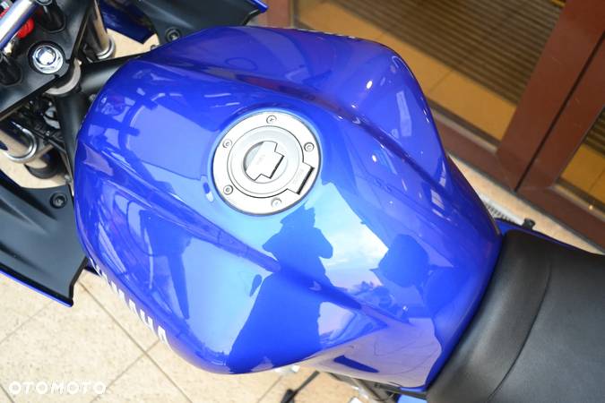 Yamaha FZS - 16