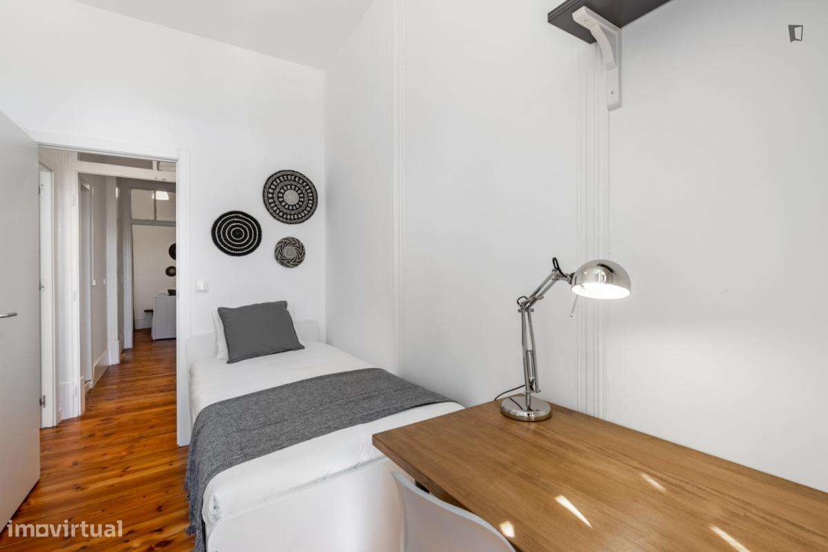 Quarto - localizado em Santos Lisbon - Grande imagem: 5/14