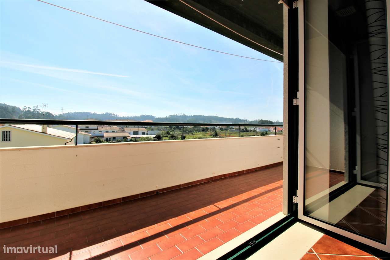 Apartamento T3 com Garagem, Granja do Ulmeiro-15