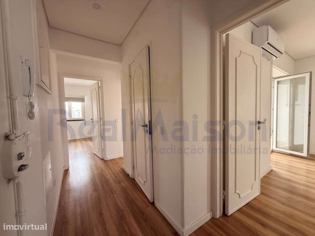 Arrenda-se Apartamento T2 em Cascais - vista Serra e Mar - Grande imagem: 5/15